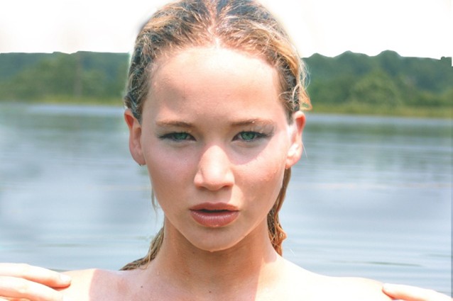jennifer-lawrence-in-acqua-638x425